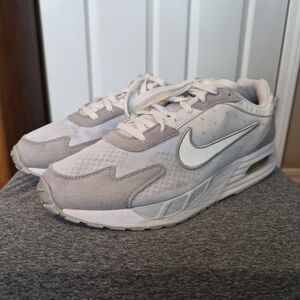 Nike Men's Athletic Shoes White and Light Gray